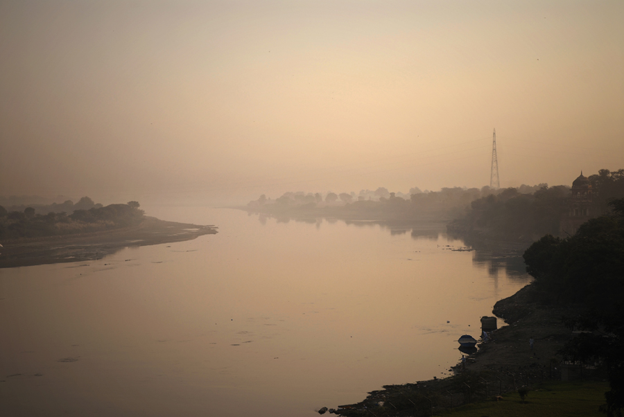 The Yamuna continues to be polluted with garbage while most sewage treatment facilities are underfunded or malfunctioning. In addition, the water in this river remains stagnant for almost nine months in a year, aggravating the situation. For Hindus, the Yamuna is not just a natural resource, but also one of the holiest rivers in India. In this photo the Yamuna River has been photographed in Agra, Uttar Pradesh, India.